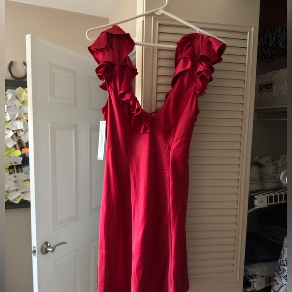 Elegant Red Ruffle Dress - Picture 4 of 6